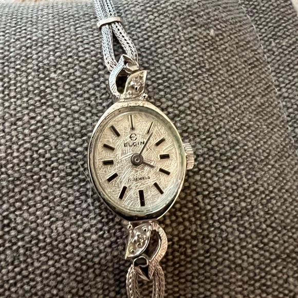 VTG Elgin Ladies Watch Stainless Steel Duchess Style - Fits Small/Petite Wrist - Picture 7 of 8